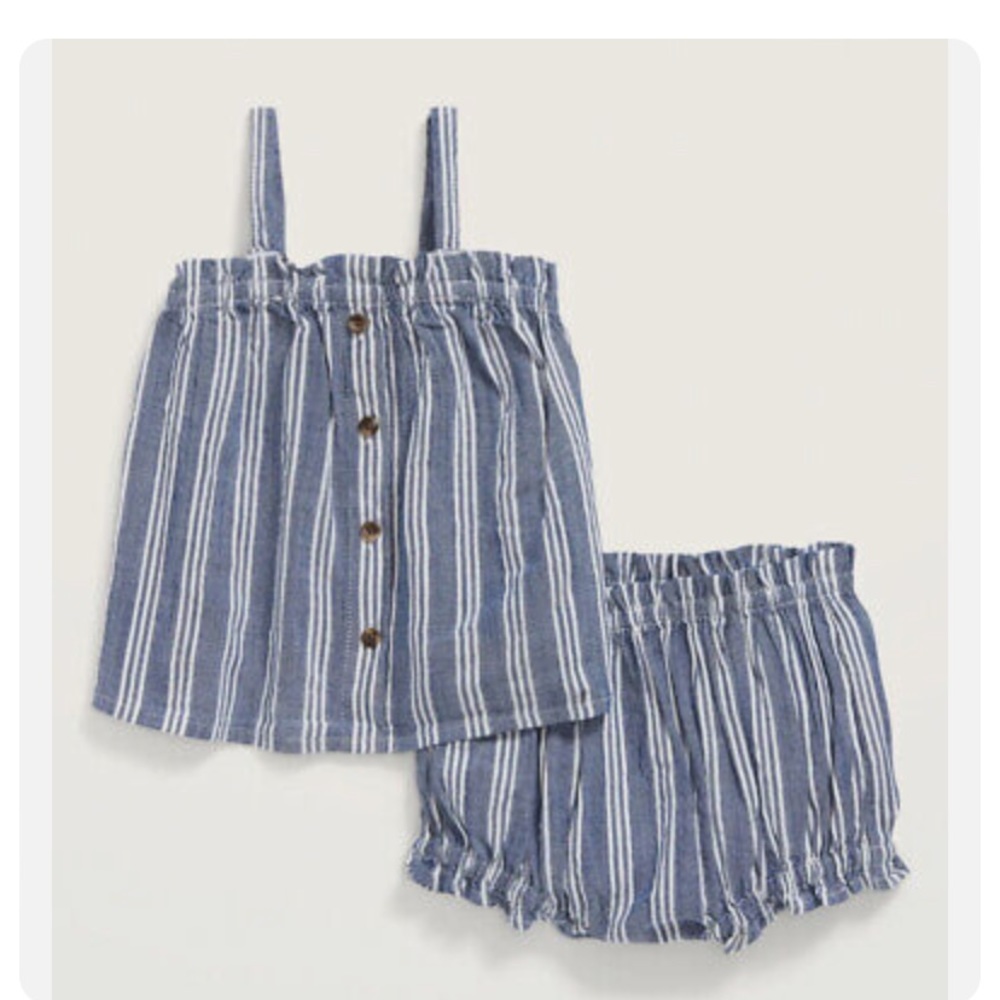 Old Navy 2 Piece Cami and Bubble Shorts Stripe Set ✨
